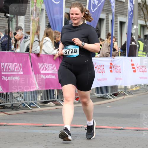 12.04.2026 - 45. Internationalen Wilhelmsburger Insellauf Strokosch-Dieckow http://msf.ph/oto/9482553 12.04.2026 13:24:12 Ziel 2766, 5622, 3739, 5209, 5212 meine-sportfotos.de