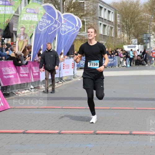 12.04.2026 - 45. Internationalen Wilhelmsburger Insellauf Strokosch-Dieckow http://msf.ph/oto/9482625 12.04.2026 12:48:51 Ziel 3159 meine-sportfotos.de