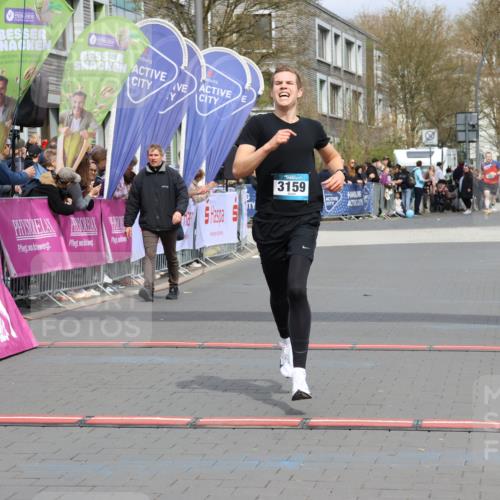 12.04.2026 - 45. Internationalen Wilhelmsburger Insellauf Strokosch-Dieckow http://msf.ph/oto/9482641 12.04.2026 12:48:51 Ziel 3159 meine-sportfotos.de