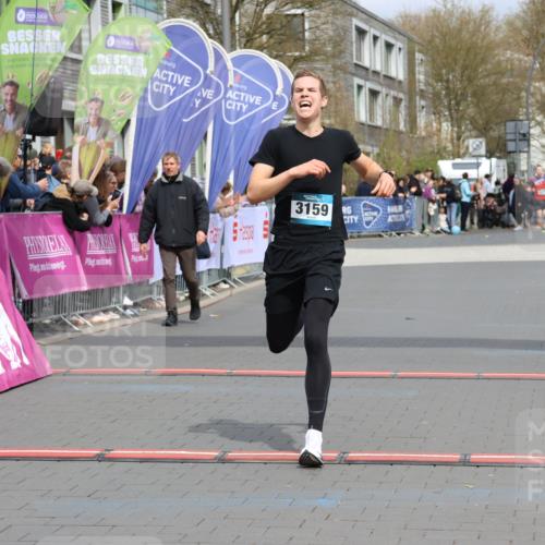 12.04.2026 - 45. Internationalen Wilhelmsburger Insellauf Strokosch-Dieckow http://msf.ph/oto/9482658 12.04.2026 12:48:52 Ziel 3159 meine-sportfotos.de