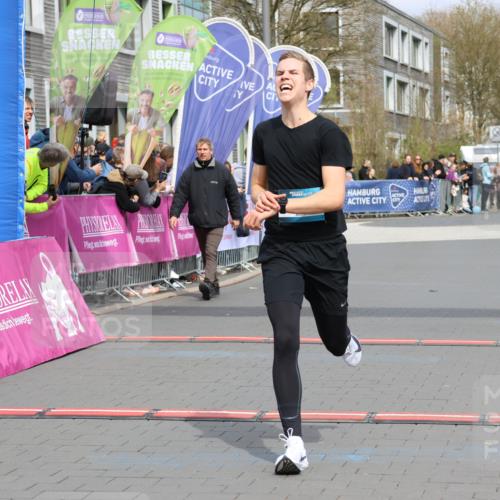 12.04.2026 - 45. Internationalen Wilhelmsburger Insellauf Strokosch-Dieckow http://msf.ph/oto/9482701 12.04.2026 12:48:52 Ziel 3159 meine-sportfotos.de