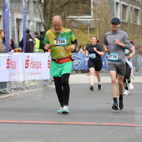 12.04.2026 - 45. Internationalen Wilhelmsburger Insellauf Strokosch-Dieckow http://msf.ph/oto/9482824 12.04.2026 13:24:06 Ziel 2766 meine-sportfotos.de