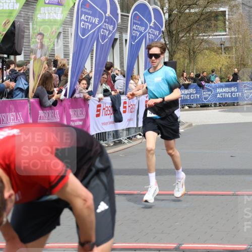 12.04.2026 - 45. Internationalen Wilhelmsburger Insellauf Strokosch-Dieckow http://msf.ph/oto/9482827 12.04.2026 12:49:08 Ziel 4893 meine-sportfotos.de