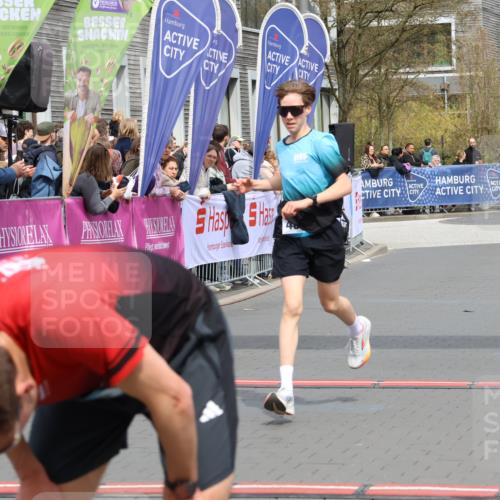 12.04.2026 - 45. Internationalen Wilhelmsburger Insellauf Strokosch-Dieckow http://msf.ph/oto/9482836 12.04.2026 12:49:08 Ziel 4893 meine-sportfotos.de