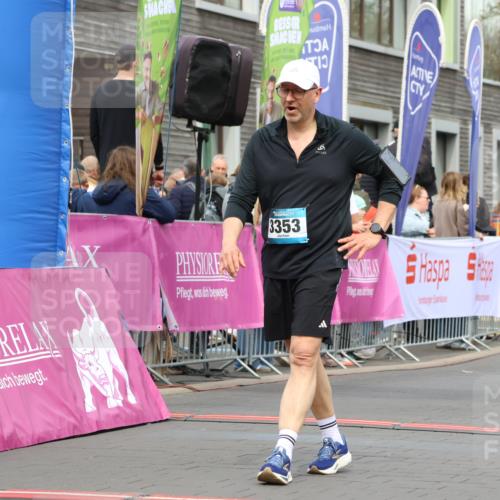 12.04.2026 - 45. Internationalen Wilhelmsburger Insellauf Strokosch-Dieckow http://msf.ph/oto/9482837 12.04.2026 13:24:04 Ziel 3730, 3353, 2766 meine-sportfotos.de