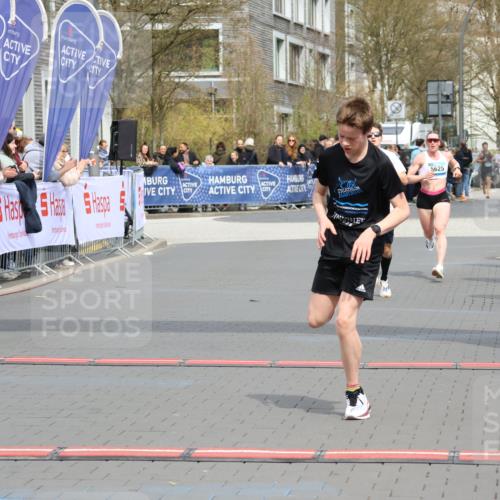 12.04.2026 - 45. Internationalen Wilhelmsburger Insellauf Strokosch-Dieckow http://msf.ph/oto/9482933 12.04.2026 12:49:30 Ziel 4876, 2378, 5625 meine-sportfotos.de