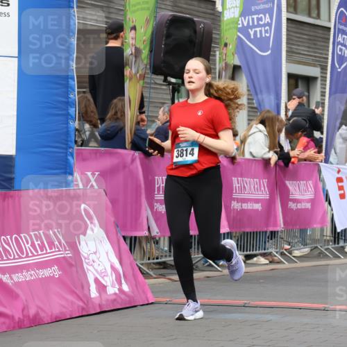 12.04.2026 - 45. Internationalen Wilhelmsburger Insellauf Strokosch-Dieckow http://msf.ph/oto/9482968 12.04.2026 13:23:57 Ziel 3471, 3814, 2716, 3730, 3353 meine-sportfotos.de