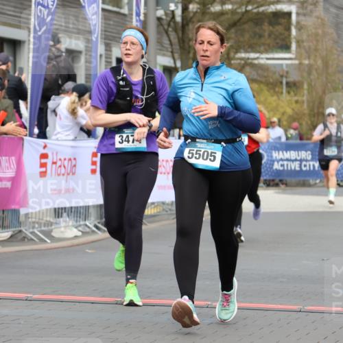 12.04.2026 - 45. Internationalen Wilhelmsburger Insellauf Strokosch-Dieckow http://msf.ph/oto/9483002 12.04.2026 13:23:53 Ziel 4176, 5505, 3471, 3814 meine-sportfotos.de