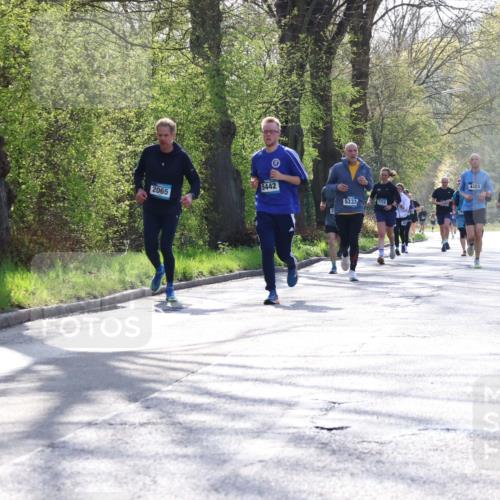 12.04.2026 - 45. Internationalen Wilhelmsburger Insellauf Yannick Fuchs http://msf.ph/oto/9483042 12.04.2026 10:31:44 Laufen 5442, 2065, 5337, 2724, 4483 meine-sportfotos.de