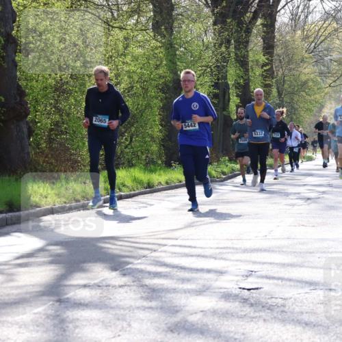 12.04.2026 - 45. Internationalen Wilhelmsburger Insellauf Yannick Fuchs http://msf.ph/oto/9483053 12.04.2026 10:31:45 Laufen 2065, 5442, 2500, 5337, 2724, 4483 meine-sportfotos.de