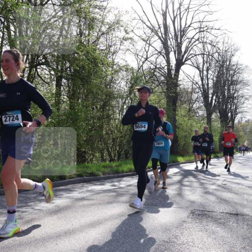 12.04.2026 - 45. Internationalen Wilhelmsburger Insellauf Yannick Fuchs http://msf.ph/oto/9483175 12.04.2026 10:31:56 Laufen 2724, 5654, 2869, 2263 meine-sportfotos.de