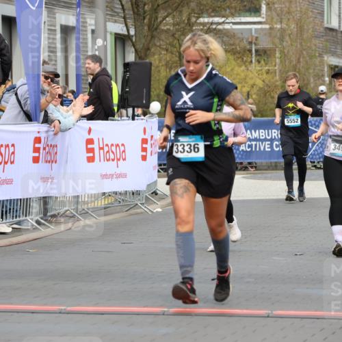12.04.2026 - 45. Internationalen Wilhelmsburger Insellauf Strokosch-Dieckow http://msf.ph/oto/9483189 12.04.2026 13:23:43 Ziel 5223, 3336, 3783, 3498 meine-sportfotos.de
