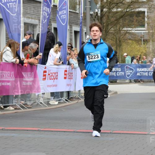12.04.2026 - 45. Internationalen Wilhelmsburger Insellauf Strokosch-Dieckow http://msf.ph/oto/9483213 12.04.2026 13:23:41 Ziel 5223, 3336, 3783 meine-sportfotos.de