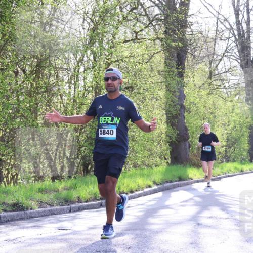 12.04.2026 - 45. Internationalen Wilhelmsburger Insellauf Yannick Fuchs http://msf.ph/oto/9483253 12.04.2026 10:32:02 Laufen 5, 5840, 4349 meine-sportfotos.de