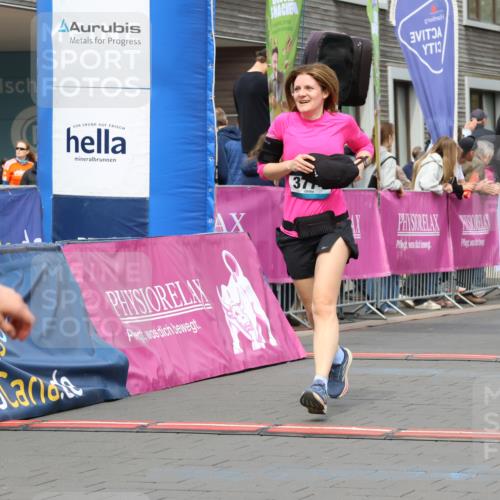 12.04.2026 - 45. Internationalen Wilhelmsburger Insellauf Strokosch-Dieckow http://msf.ph/oto/9483256 12.04.2026 13:23:34 Ziel 4708, 3774, 4358 meine-sportfotos.de