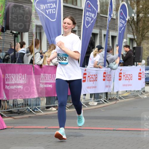 12.04.2026 - 45. Internationalen Wilhelmsburger Insellauf Strokosch-Dieckow http://msf.ph/oto/9483337 12.04.2026 13:23:24 Ziel 4557, 2153, 5262, 4593 meine-sportfotos.de