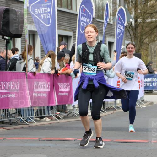 12.04.2026 - 45. Internationalen Wilhelmsburger Insellauf Strokosch-Dieckow http://msf.ph/oto/9483374 12.04.2026 13:23:23 Ziel 4557, 2153, 5262, 4593 meine-sportfotos.de