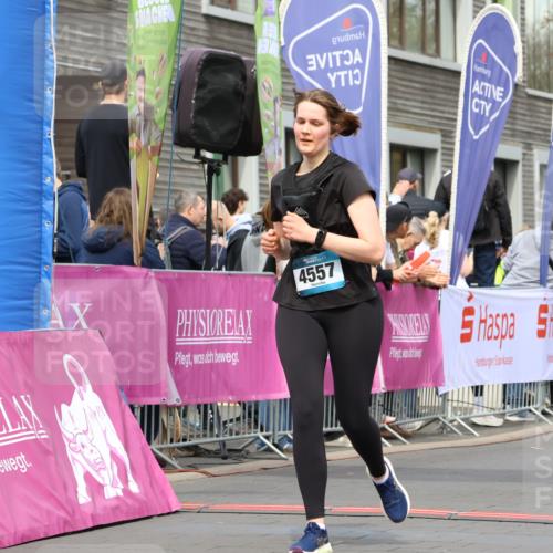 12.04.2026 - 45. Internationalen Wilhelmsburger Insellauf Strokosch-Dieckow http://msf.ph/oto/9483393 12.04.2026 13:23:21 Ziel 5314, 4557, 2153, 5262 meine-sportfotos.de