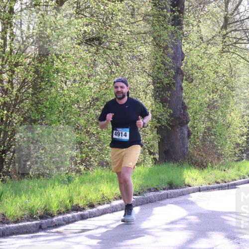 12.04.2026 - 45. Internationalen Wilhelmsburger Insellauf Yannick Fuchs http://msf.ph/oto/9483479 12.04.2026 10:32:24 Laufen 4914, 4934 meine-sportfotos.de