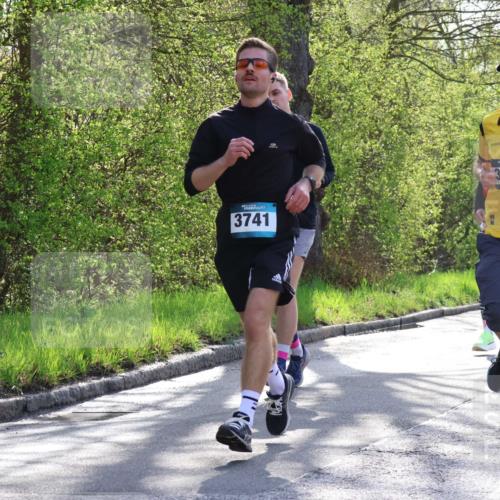 12.04.2026 - 45. Internationalen Wilhelmsburger Insellauf Yannick Fuchs http://msf.ph/oto/9483523 12.04.2026 10:32:29 Laufen 3741, 3419, 377 meine-sportfotos.de