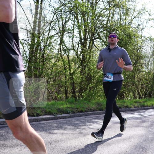 12.04.2026 - 45. Internationalen Wilhelmsburger Insellauf Yannick Fuchs http://msf.ph/oto/9483628 12.04.2026 10:32:37 Laufen 1, 565 meine-sportfotos.de