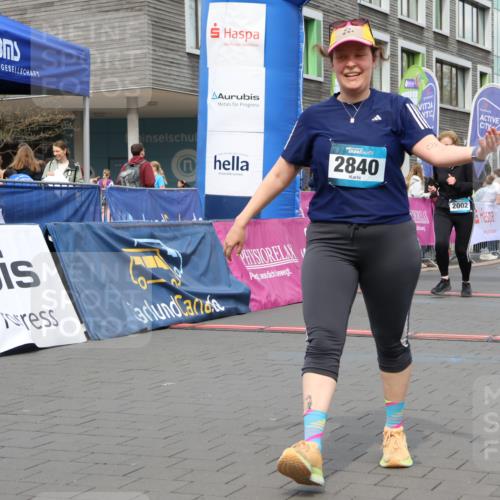 12.04.2026 - 45. Internationalen Wilhelmsburger Insellauf Strokosch-Dieckow http://msf.ph/oto/9483776 12.04.2026 13:22:32 Ziel 5462, 5205, 4809, 2002, 2332 meine-sportfotos.de