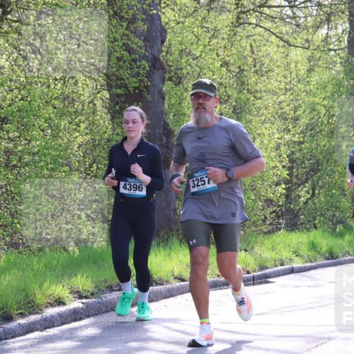 12.04.2026 - 45. Internationalen Wilhelmsburger Insellauf Yannick Fuchs http://msf.ph/oto/9483890 12.04.2026 10:45:48 Laufen 4396, 3257, 4339 meine-sportfotos.de