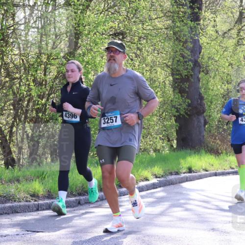 12.04.2026 - 45. Internationalen Wilhelmsburger Insellauf Yannick Fuchs http://msf.ph/oto/9484043 12.04.2026 10:45:49 Laufen 4396, 3257, 4339 meine-sportfotos.de