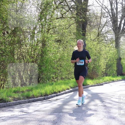 12.04.2026 - 45. Internationalen Wilhelmsburger Insellauf Yannick Fuchs http://msf.ph/oto/9484050 12.04.2026 10:33:14 Laufen 5766 meine-sportfotos.de