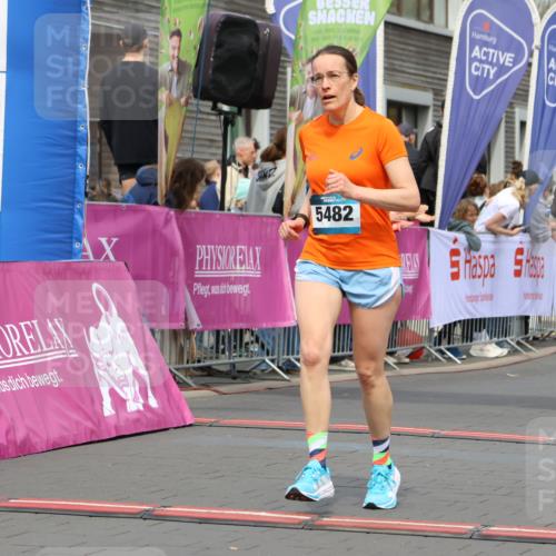 12.04.2026 - 45. Internationalen Wilhelmsburger Insellauf Strokosch-Dieckow http://msf.ph/oto/9484080 12.04.2026 13:22:06 Ziel 5482, 4017 meine-sportfotos.de