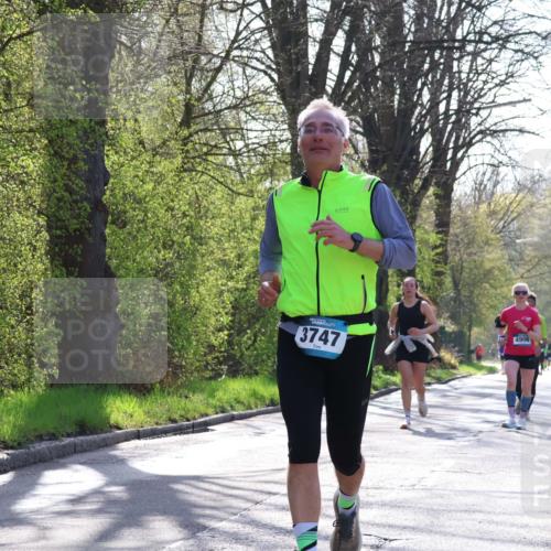 12.04.2026 - 45. Internationalen Wilhelmsburger Insellauf Yannick Fuchs http://msf.ph/oto/9484102 12.04.2026 10:33:23 Laufen 45, 3747, 4906 meine-sportfotos.de