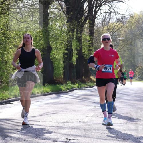 12.04.2026 - 45. Internationalen Wilhelmsburger Insellauf Yannick Fuchs http://msf.ph/oto/9484144 12.04.2026 10:33:26 Laufen 4906 meine-sportfotos.de