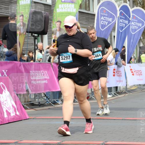 12.04.2026 - 45. Internationalen Wilhelmsburger Insellauf Strokosch-Dieckow http://msf.ph/oto/9484261 12.04.2026 13:21:50 Ziel 4319, 5297, 4878, 5484, 2692 meine-sportfotos.de