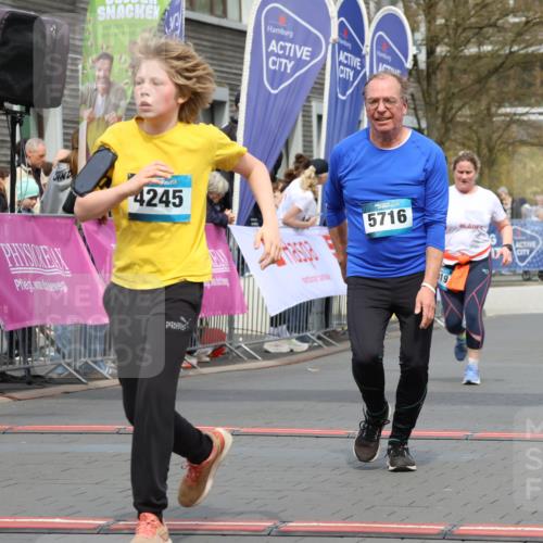 12.04.2026 - 45. Internationalen Wilhelmsburger Insellauf Strokosch-Dieckow http://msf.ph/oto/9484320 12.04.2026 13:21:43 Ziel 2333, 4018, 5716, 4319 meine-sportfotos.de