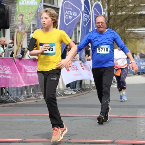 12.04.2026 - 45. Internationalen Wilhelmsburger Insellauf Strokosch-Dieckow http://msf.ph/oto/9484339 12.04.2026 13:21:43 Ziel 2333, 4018, 5716, 4319 meine-sportfotos.de