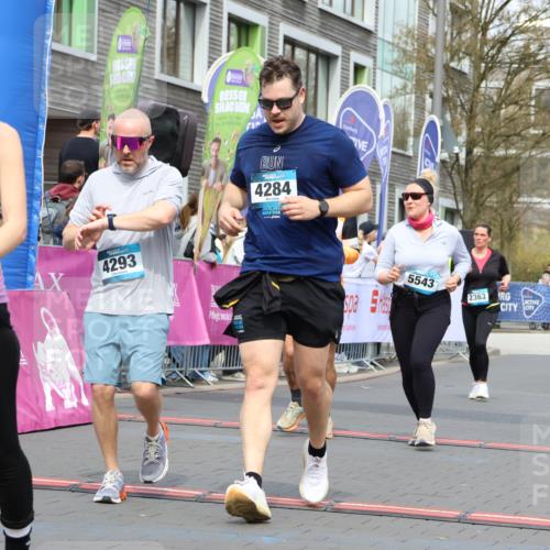 12.04.2026 - 45. Internationalen Wilhelmsburger Insellauf Strokosch-Dieckow http://msf.ph/oto/9484532 12.04.2026 13:21:28 Ziel 4341, 5633, 4284, 4293, 5543, 2363 meine-sportfotos.de