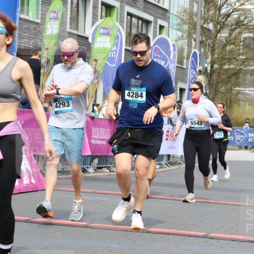12.04.2026 - 45. Internationalen Wilhelmsburger Insellauf Strokosch-Dieckow http://msf.ph/oto/9484553 12.04.2026 13:21:28 Ziel 4341, 5633, 4284, 4293, 5543, 2363 meine-sportfotos.de