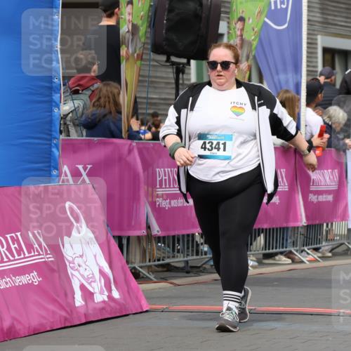 12.04.2026 - 45. Internationalen Wilhelmsburger Insellauf Strokosch-Dieckow http://msf.ph/oto/9484598 12.04.2026 13:21:24 Ziel 4341, 5633, 4284, 4293 meine-sportfotos.de