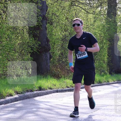 12.04.2026 - 45. Internationalen Wilhelmsburger Insellauf Yannick Fuchs http://msf.ph/oto/9484623 12.04.2026 10:46:03 Laufen 2900, 4896 meine-sportfotos.de