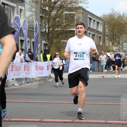 12.04.2026 - 45. Internationalen Wilhelmsburger Insellauf Strokosch-Dieckow http://msf.ph/oto/9484637 12.04.2026 13:21:18 Ziel 5230, 3766, 4103 meine-sportfotos.de
