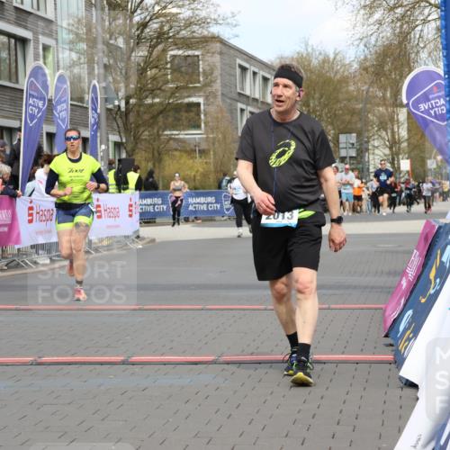12.04.2026 - 45. Internationalen Wilhelmsburger Insellauf Strokosch-Dieckow http://msf.ph/oto/9484685 12.04.2026 13:21:13 Ziel 4305, 2013, 3233, 5230, 3766 meine-sportfotos.de
