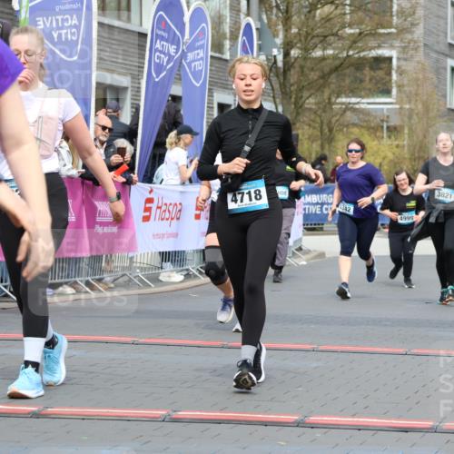 12.04.2026 - 45. Internationalen Wilhelmsburger Insellauf Strokosch-Dieckow http://msf.ph/oto/9484903 12.04.2026 13:20:53 Ziel 3236, 4718, 2247, 3203, 5342, 3822, 3821, 4999 meine-sportfotos.de