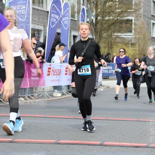 12.04.2026 - 45. Internationalen Wilhelmsburger Insellauf Strokosch-Dieckow http://msf.ph/oto/9484909 12.04.2026 13:20:53 Ziel 3236, 4718, 2247, 3203, 5342, 3822, 3821, 4999 meine-sportfotos.de