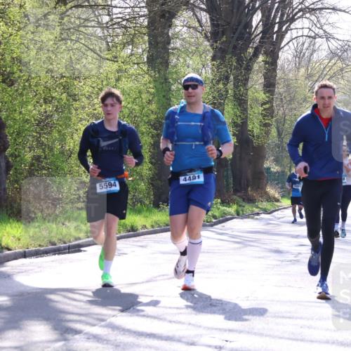 12.04.2026 - 45. Internationalen Wilhelmsburger Insellauf Yannick Fuchs http://msf.ph/oto/9485064 12.04.2026 10:34:16 Laufen 5594, 4481, 8, 3772 meine-sportfotos.de