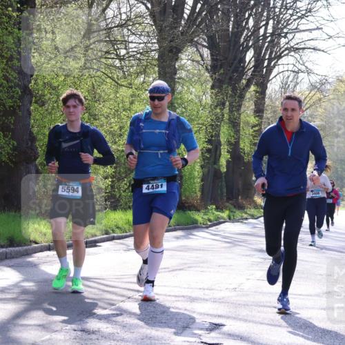 12.04.2026 - 45. Internationalen Wilhelmsburger Insellauf Yannick Fuchs http://msf.ph/oto/9485078 12.04.2026 10:34:17 Laufen 5594, 4481, 3408, 772 meine-sportfotos.de