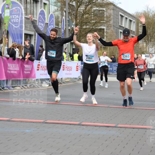 12.04.2026 - 45. Internationalen Wilhelmsburger Insellauf Strokosch-Dieckow http://msf.ph/oto/9485133 12.04.2026 13:20:28 Ziel 2261, 2264, 3448, 3449 meine-sportfotos.de