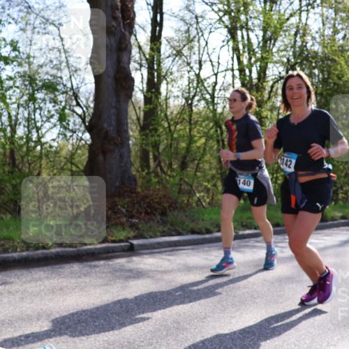 12.04.2026 - 45. Internationalen Wilhelmsburger Insellauf Yannick Fuchs http://msf.ph/oto/9485396 12.04.2026 10:46:31 Laufen 140, 3142 meine-sportfotos.de