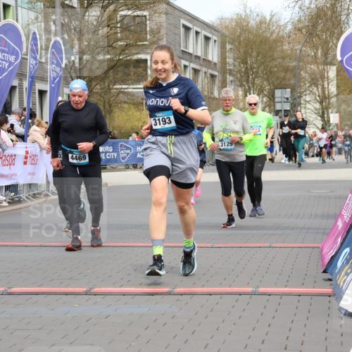 12.04.2026 - 45. Internationalen Wilhelmsburger Insellauf Strokosch-Dieckow http://msf.ph/oto/9485504 12.04.2026 13:19:56 Ziel 4594, 4984, 3927, 3193, 4469, 5327, 3125, 4518 meine-sportfotos.de