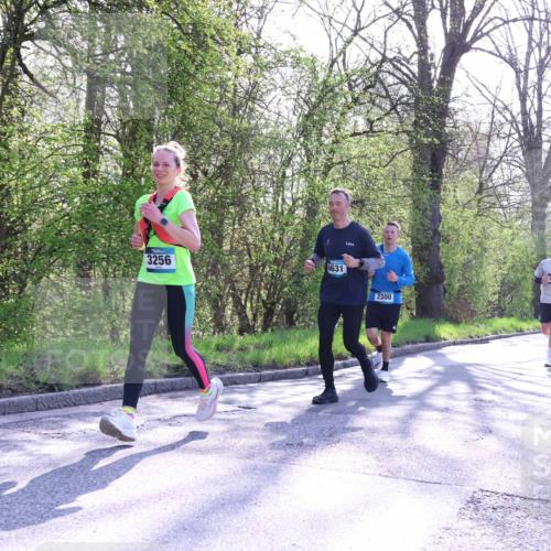 12.04.2026 - 45. Internationalen Wilhelmsburger Insellauf Yannick Fuchs http://msf.ph/oto/9485549 12.04.2026 10:34:50 Laufen 3256, 4631, 2300, 2995 meine-sportfotos.de