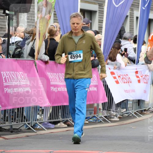 12.04.2026 - 45. Internationalen Wilhelmsburger Insellauf Strokosch-Dieckow http://msf.ph/oto/9485580 12.04.2026 13:19:50 Ziel 2027, 5007, 4594, 4984, 3927 meine-sportfotos.de